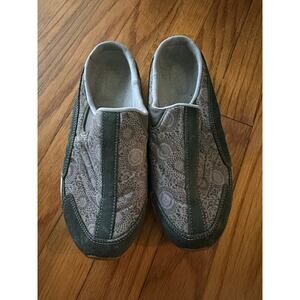Easy Spirit Green Traveltime Comfort Clogs Slip-On Shoes Size 6